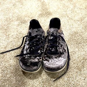 Nike Gray Leopard Print Sneakers Size 9